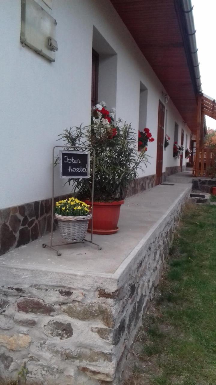 Kemences Vendeghaz Hotel Mikohaza Exterior photo